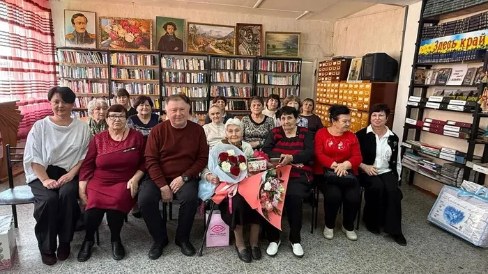 поздравление районного Совета ветеранов.